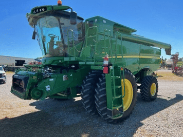 Main image John Deere S660