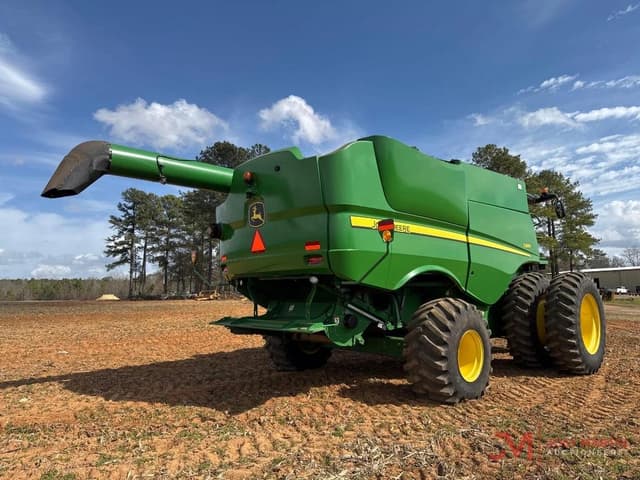 Image of John Deere S660 equipment image 1