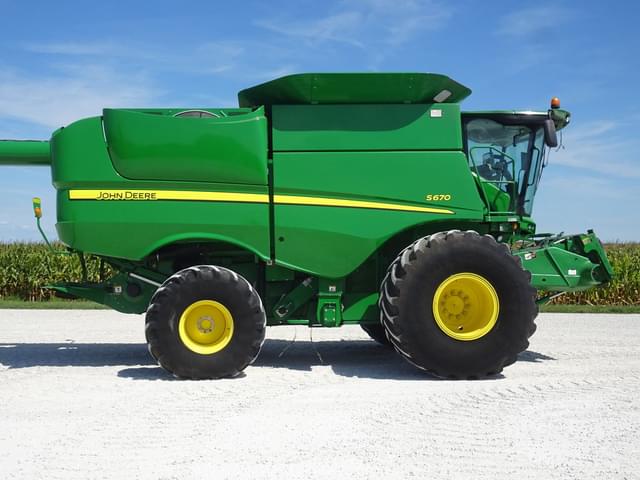 Image of John Deere S670 equipment image 3