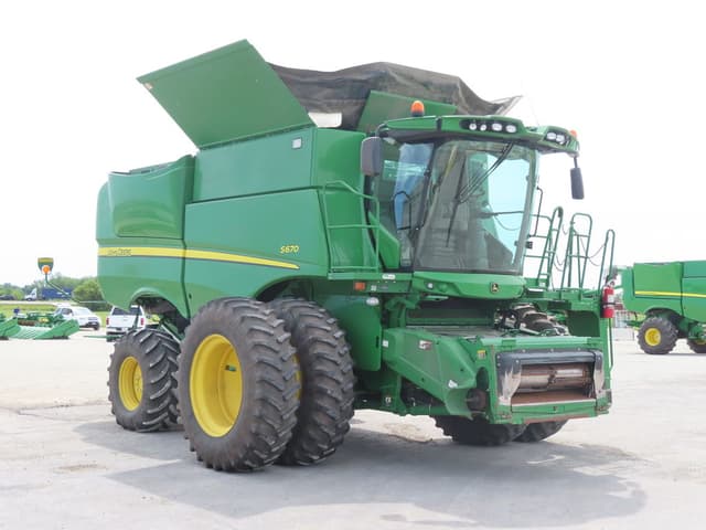 Image of John Deere S670 equipment image 2