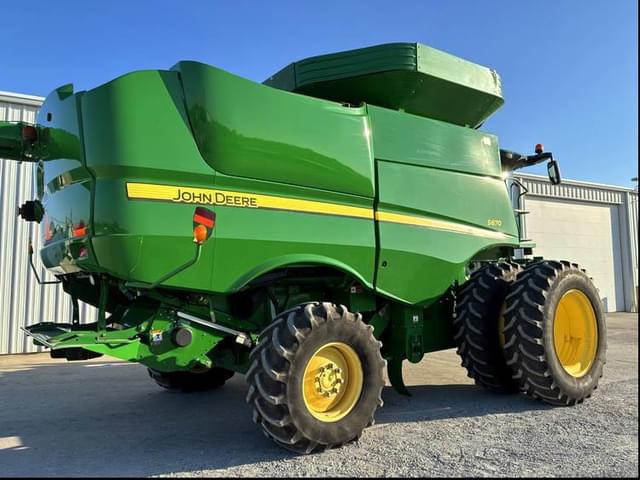 Image of John Deere S670 equipment image 2
