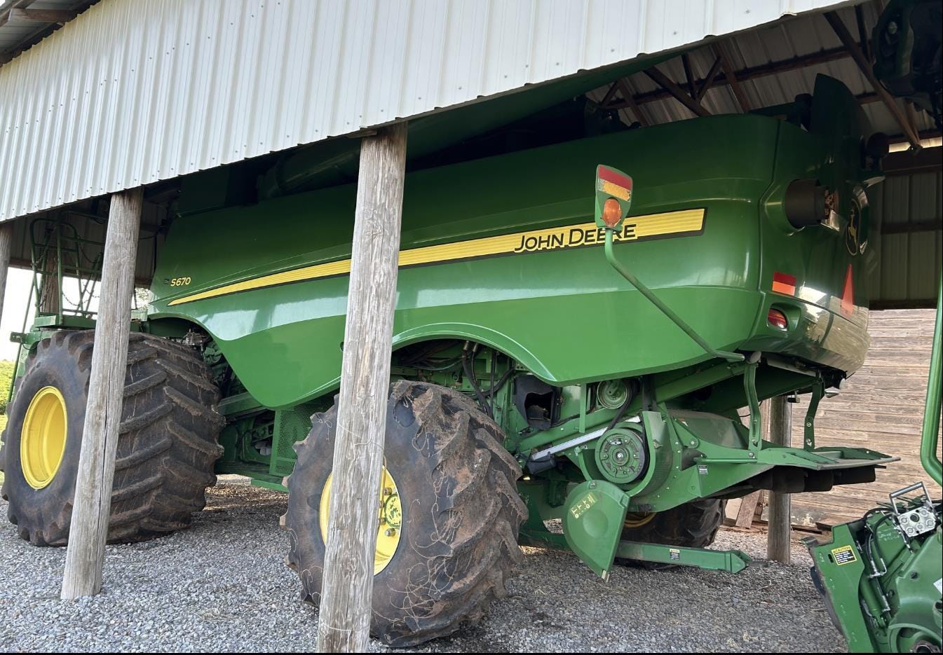 2013 John Deere S670 Equipment Image0