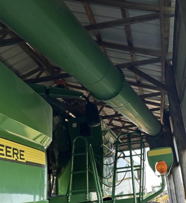 Image of John Deere S670 equipment image 1