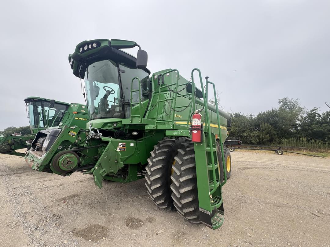 Image of John Deere S670 Primary image