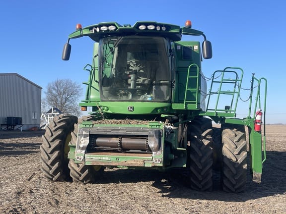 2013 John Deere S670 Equipment Image0