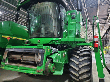 Main image John Deere S670