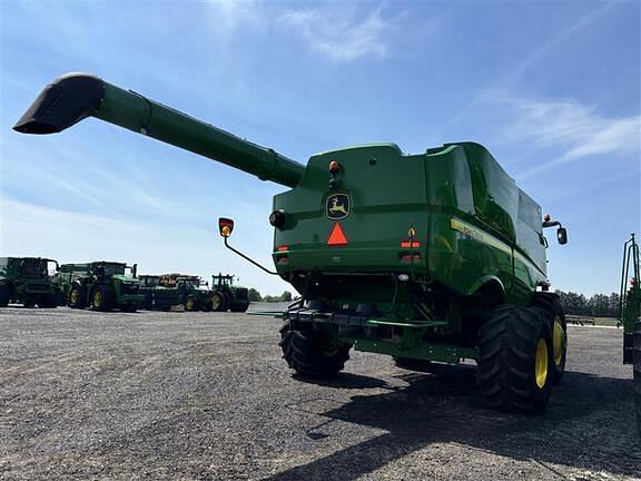 Image of John Deere S670 equipment image 2