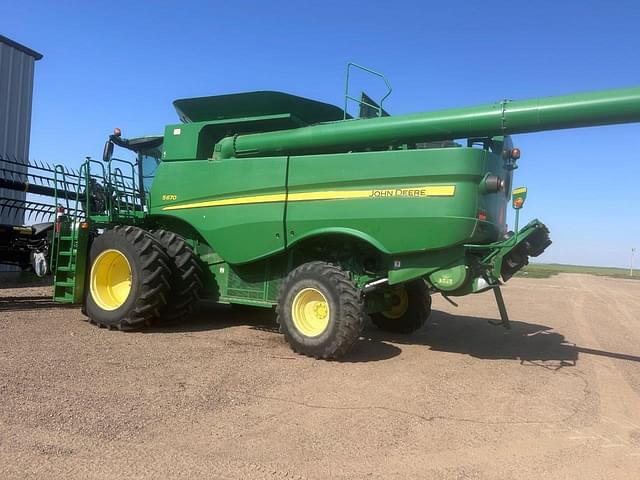 Image of John Deere S670 equipment image 2