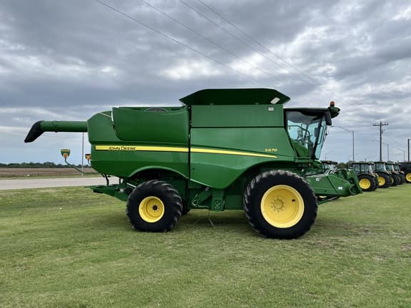 Image of John Deere S670 equipment image 3