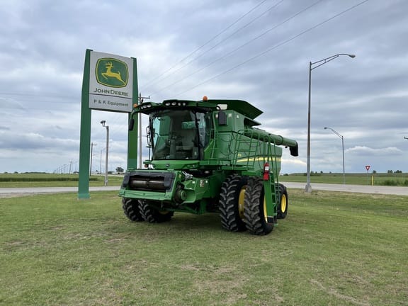 2013 John Deere S670 Equipment Image0