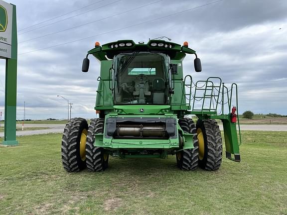 Image of John Deere S670 equipment image 1