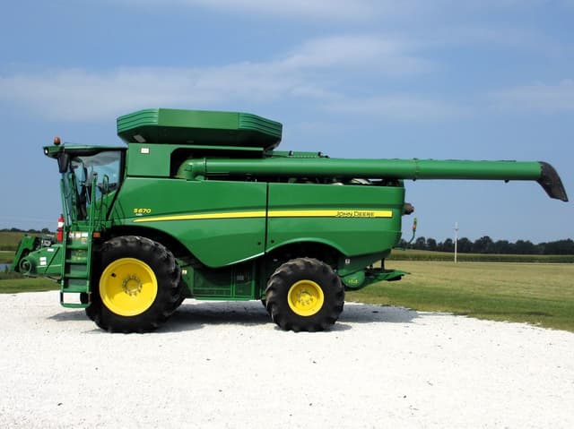 Image of John Deere S670 equipment image 3
