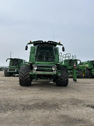 Image of John Deere S670 equipment image 1