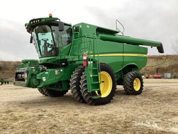 Main image John Deere S670