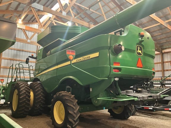 Main image John Deere S670
