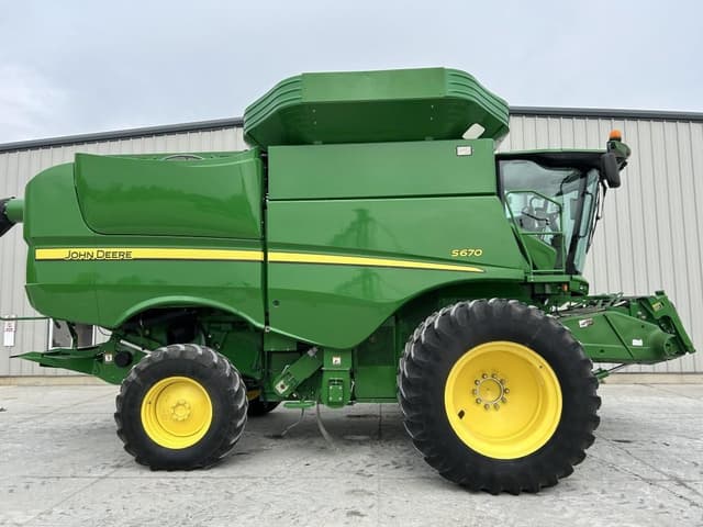 Image of John Deere S670 equipment image 3