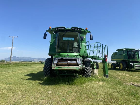 Main image John Deere S670