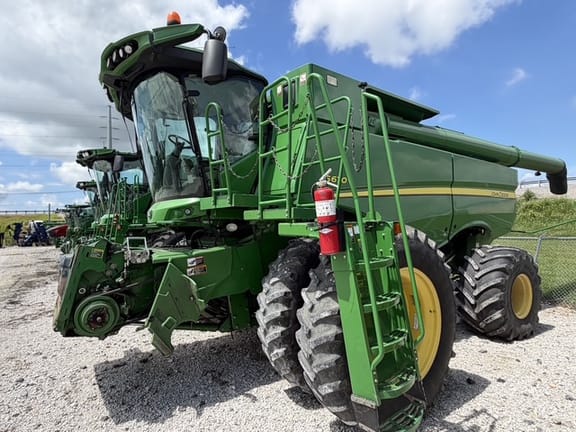 2013 John Deere S670 Equipment Image0