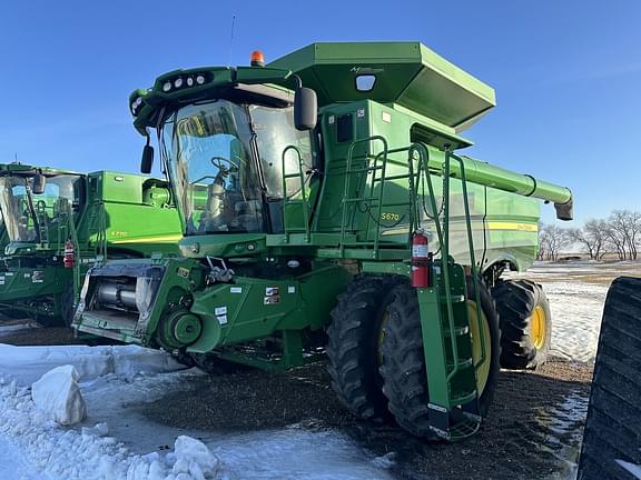 Image of John Deere S670 equipment image 4