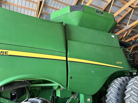 Image of John Deere S670 equipment image 2