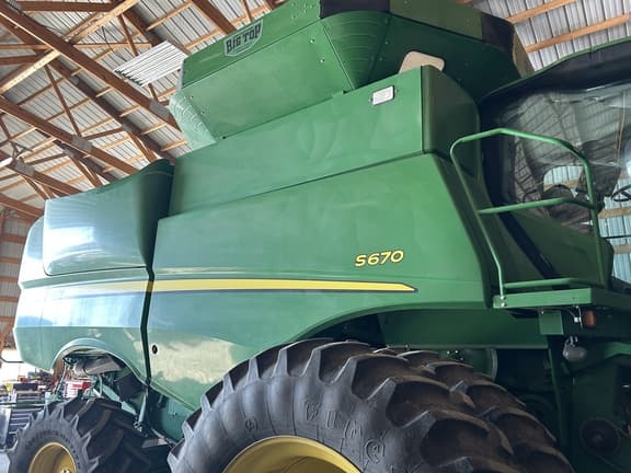 Image of John Deere S670 Primary image
