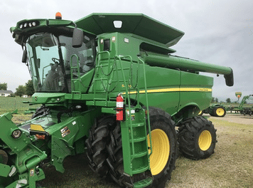 Main image John Deere S670