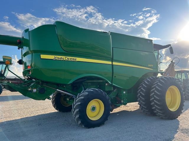 Image of John Deere S670 equipment image 3