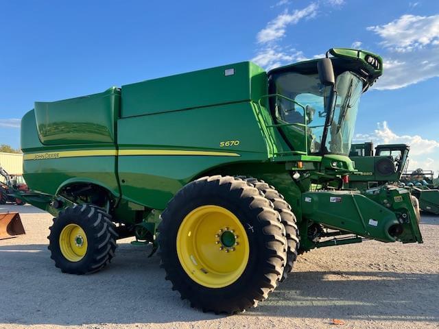 Image of John Deere S670 equipment image 1