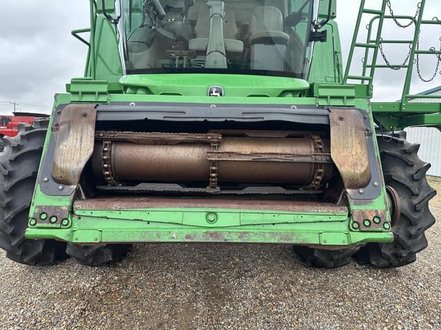 Image of John Deere S670 equipment image 3