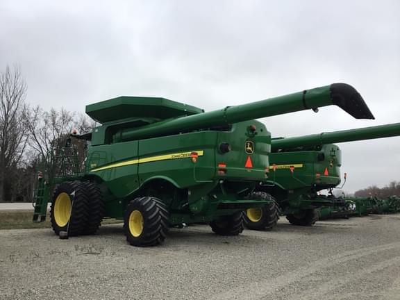 Image of John Deere S670 equipment image 3