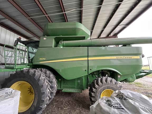 Image of John Deere S670 equipment image 1