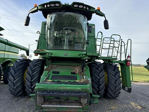 Image of John Deere S670 equipment image 1