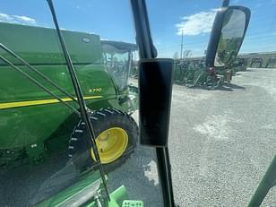 Main image John Deere S670 40