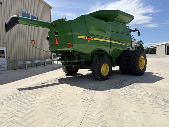 Image of John Deere S670 equipment image 4