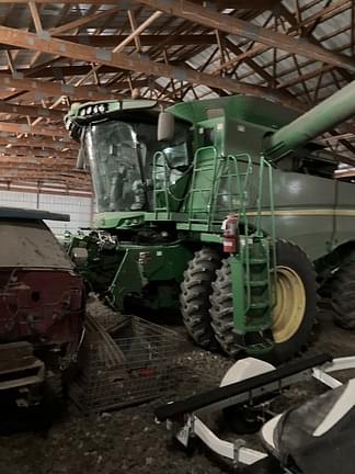 Image of John Deere S670 equipment image 1