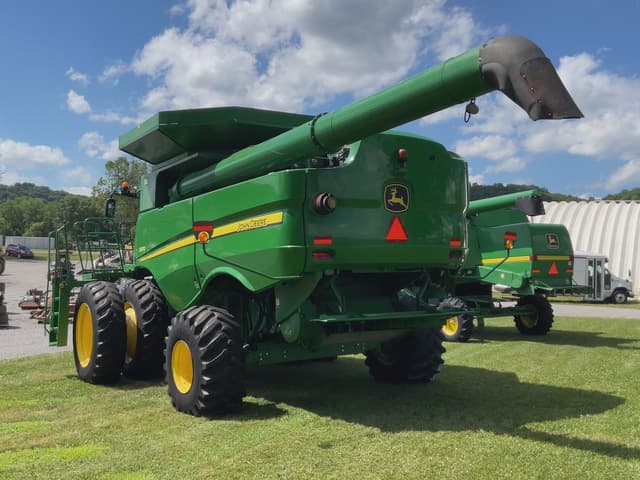 Image of John Deere S670 equipment image 4