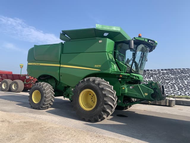 Image of John Deere S670 equipment image 4