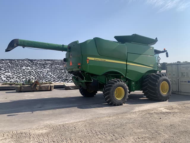 Image of John Deere S670 equipment image 3