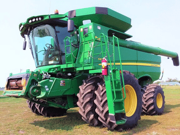 Main image John Deere S670