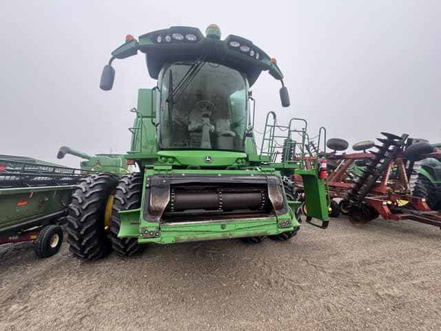 Image of John Deere S670 equipment image 4