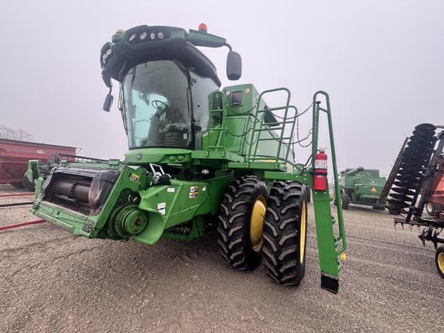 Image of John Deere S670 equipment image 1