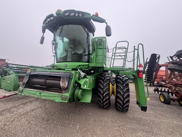 Image of John Deere S670 equipment image 2