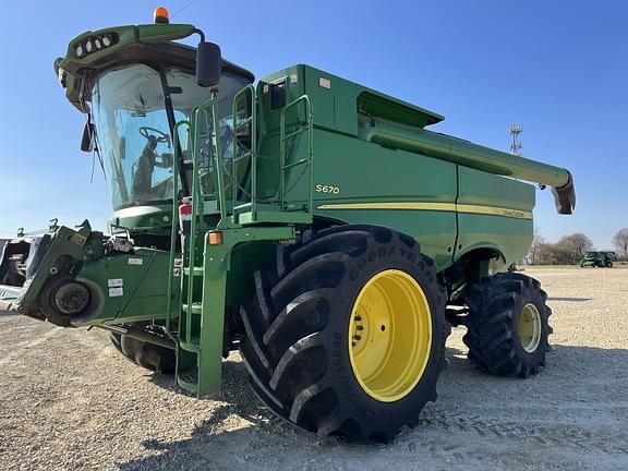 Main image John Deere S670 0