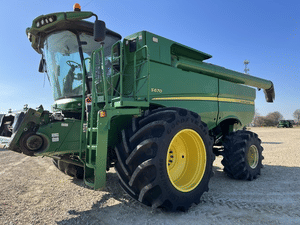 2013 John Deere S670 Image
