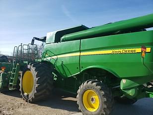 Main image John Deere S670 6