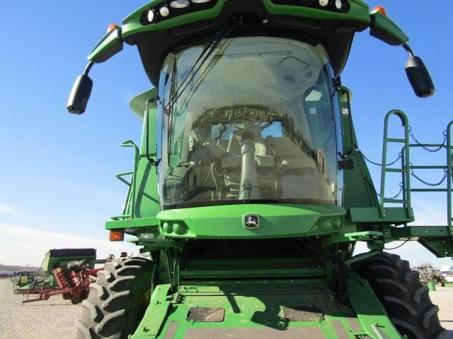 Image of John Deere S670 equipment image 2