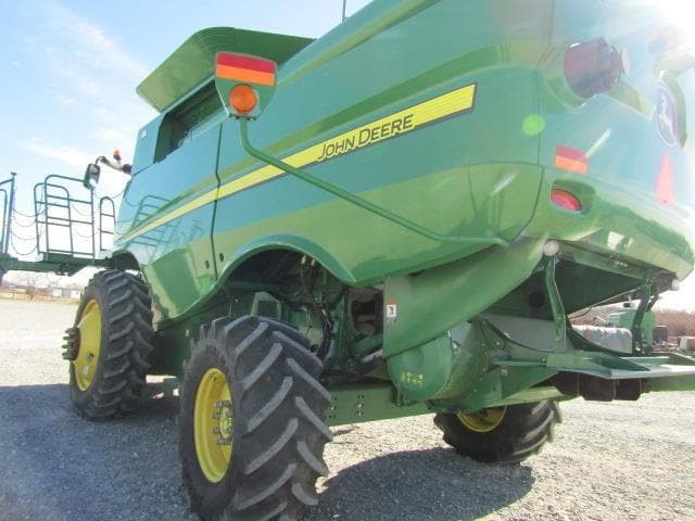 Image of John Deere S670 equipment image 4