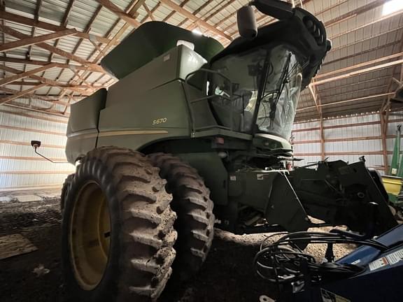 Image of John Deere S670 equipment image 1