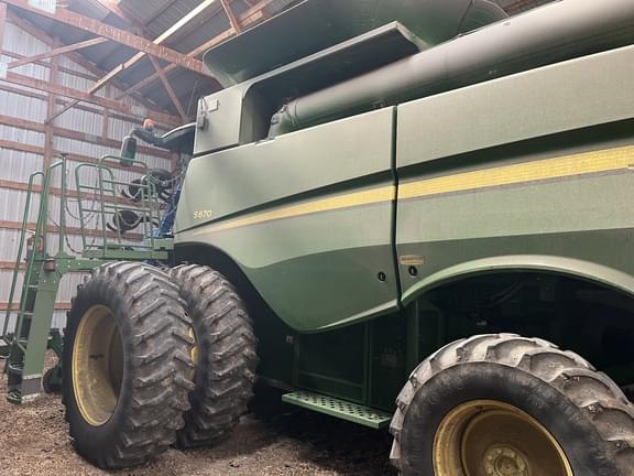 Image of John Deere S670 equipment image 3