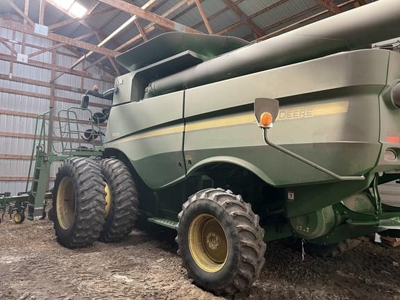 Image of John Deere S670 equipment image 2
